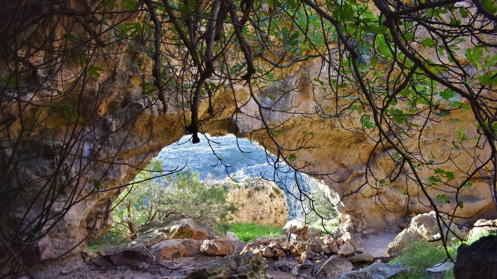 Caves on Kythera by Xenonas Fos ke Choros (5)