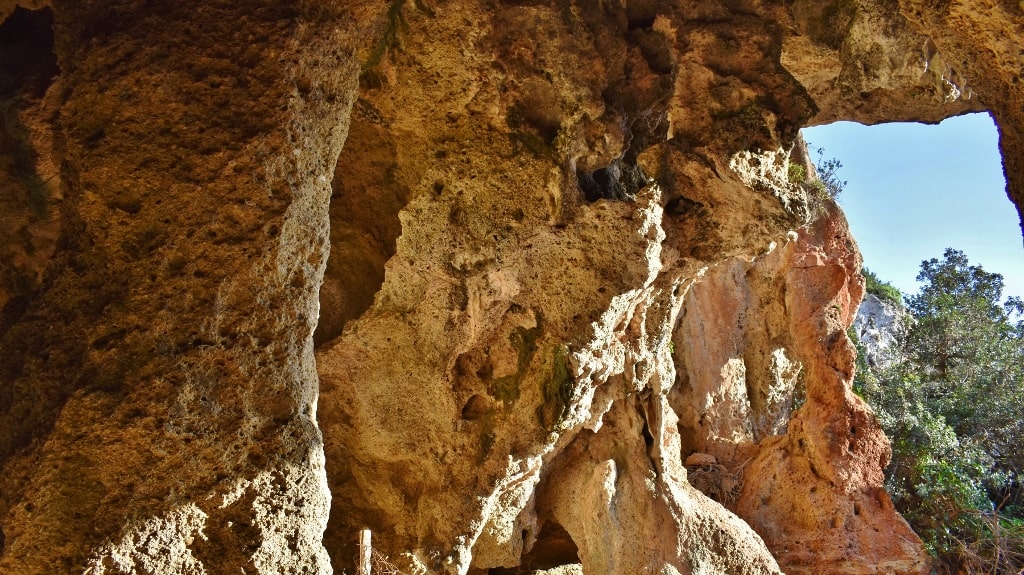 Caves on Kythera by Xenonas Fos ke Choros (8)