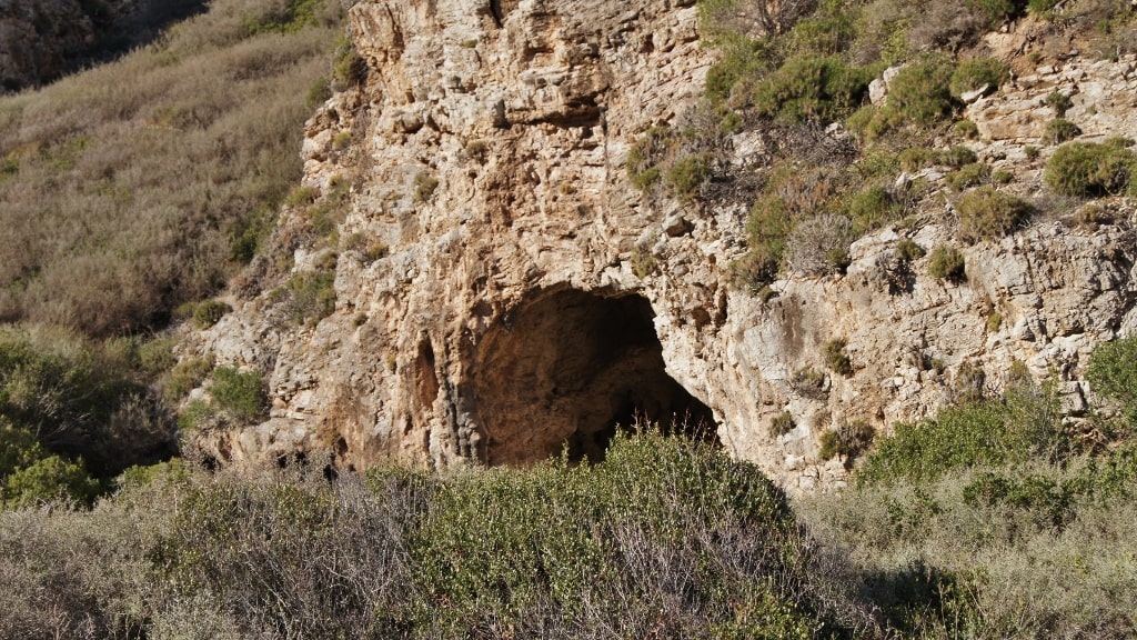 Caves on Kythera by Xenonas Fos ke Choros (12)