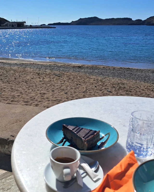 It is a beautiful day to celebrate Ochi Day #greece🇬🇷 
Χρόνια Πολλά Ελλάδα #kythira 

For the best coffee&sweets @thegoldfishkythera 
#lemonpie #chocolatecheesecake ⭐️⭐️⭐️⭐️⭐️

#ochiday #chorakythira #official #tradition #greekdances